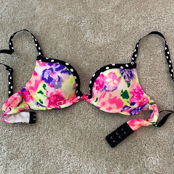 Pink bra - Picture 1 of 3